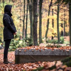 Trauerphasen, Trauernde am Grab